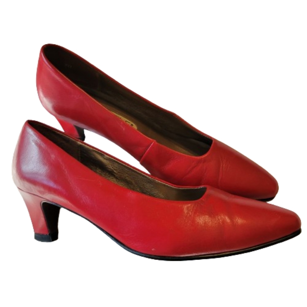 Nicole vintage Womens Red leather classic 2 inch heels Pumps Size 7M